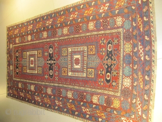 ref: 174 / CHIRVAN CHADJLI CAUCASIAN ANTIQUE RUG 19TH CENTURY, perfect restored condition
Size: 2.85 X 1.55  /  9' X 5'           