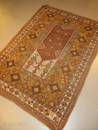ref: S301 / Melas Anatolian rug, 19th century, perfect condition
size: 180 X 125  /  5' X 4'              