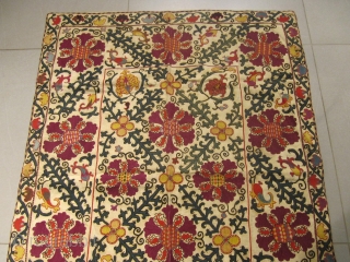 ref: S2105 /  Suzani Turkmen, 19th century, perfect condition
size: 160 x 120  /  5' X 3'              