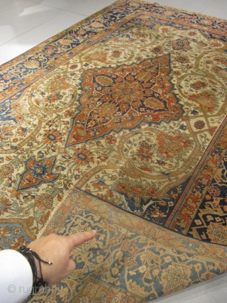 aa) Mohtashan Kashan Persian antique rug, 19th century,a few well done repairs .
size: 200 X 135  /  6' X 4'           