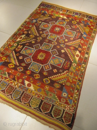 ref: S300 / Bergama Anatolianantique rug, 19th century, perfect repaired condition
size: 205 X 130  /  6' X 4'             