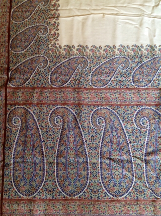 Very beautifull french paisley shawl in good condition bright colours nice weaving 
Kindly  ask for this 
Thanks               