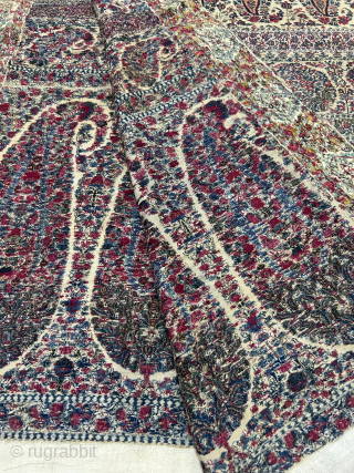 Beautiful antique Kashmir shawl for sale dated 1750-1800 
Size 280 cm by  140 cm very good condition 
Kindly ask the price 
Thanks          