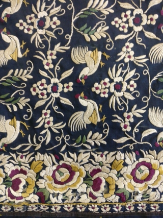 RARE ANTIQUE GARA SAREE FROM INDIA dating 1850. ITS IN VERY GOOD CONDTION AND RARE PATTERN WITH ALL OVER birds. It measure 107 inches by 45.5 inches.very good colours.
    