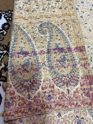 Offering  one of the rear  antique Paisley shawl  which has all over birds parrots and pigeons it’s in absolute stunning condition  dated 1850 century it measures 10 feet’s  ...