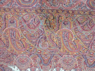 Beautiful antique kashmir shawl 18th century in excellent condition
Very bright colours. it measures 320cm by 130 cm

                