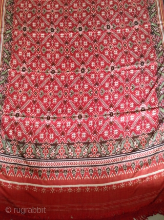 Rare antique Patola saree  in mint condition  it measure 18 feet long and 4 feet wide very long saree
Coloures and very good.
         