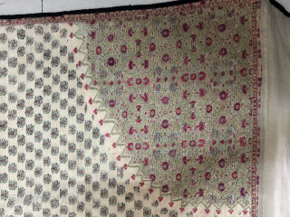 Very rare Indian Kashmir moon shawl dated 1750-1780 in perfect condition it measures 200 cm by 200cm no moth holes or stains  it’s very clean shawl      