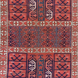 Mid 19th C Antique Ersari Turkmen Ensi Rare 4'4"x6'7" Collectors Piece

As my Akstafa this exceptional Ensi Ersari was part of a private Collection in DC area

Knots assymetric open to the left
Warps :  ...