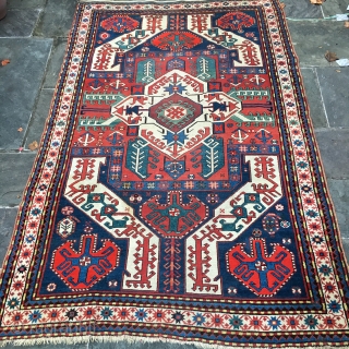 Antique Caucasian Karabagh KASIM USHAG USHAK USHAQ Rug 4'6" x 7'2" Collectible

very good condition,low pile around, flat pile middle, with a small repair ( not noticeable)
Please see pictures     