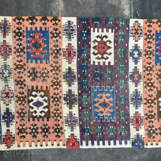 West Anatolian Kilim...Cine / Aydin....HAlf, before 1830....all excellent vegetal dyes superb early pallett, Superb Condition.
2'8" x 9'9"
                