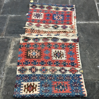 West Anatolian Kilim...Cine / Aydin....HAlf, before 1830....all excellent vegetal dyes superb early pallett, Superb Condition.
2'8" x 9'9"
                