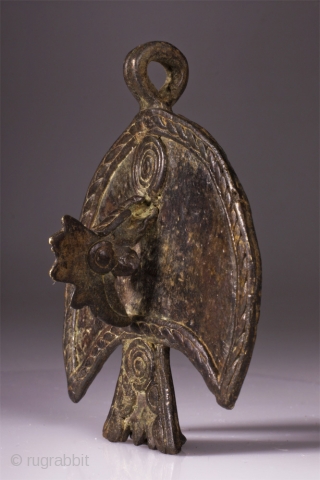 Ancien Fine pendentiv of the Bobo. Bronze, réalisé avec la technique de la cire perdue, patine sombre. 8 cm, Burkina Faso - - Shipping by recorded mail is including Paypal and Moneybookers  ...