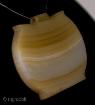 Old agate pendantif. From Nigeria


Size: 6,5 x 4,5 x 0,5cm

 
Bibliographical references: Sherr Dubin "The History of Beads", Sherr Dubin "All the pearls of this world"       