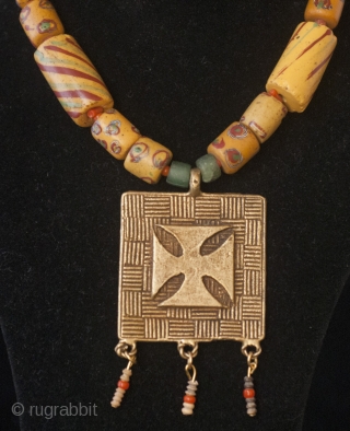 Adinkra lost wax bronze amulet from Ghana, old Venice glass beads, coral and little terrecuit beads from Mali necklace

Price is including recorded mail international shipping Paypal accepted      