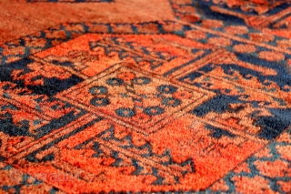 Big Suleimani Turkman Afghan rug from the end of 19th Century or beggining of 20th Century. This rug has a very balanced and elegant design on a lovely terracotta background, made of  ...