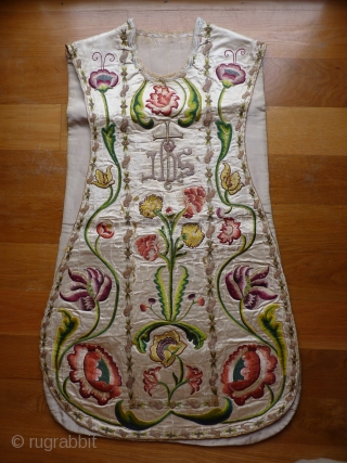 17th or 18th c. set comprising priest's chasuble or "casulla", neck belt or stole, and chalise veil, all in silk, gold, and silver thread with exquisite embroidery work with colourful floral motifs  ...