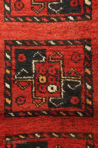 It is rare to find antique Ersari runners, particularly in such good conditon as this one. A long runner with very soft and shinny wool, with the typical yellow colour touches of  ...
