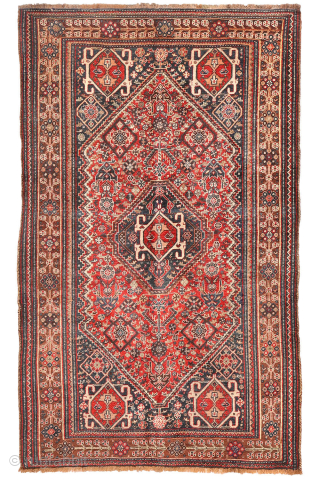 This antique Qashqai rug from Iran truly ticks all the boxes: it is in mint condition, with a full pile, exceptionally soft wool, and a highly intricate design. This level of detail ...
