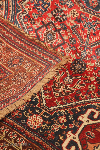 This antique Qashqai rug from Iran truly ticks all the boxes: it is in mint condition, with a full pile, exceptionally soft wool, and a highly intricate design. This level of detail ...