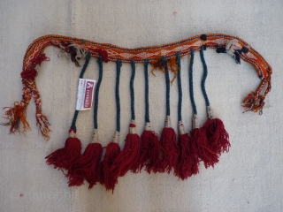 Qashqai Colahlo horse neck-band, 90x4cms, from around 1940, good original intact condition, mainly wool with some white cotton.               