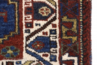 Woven by a woman from the Laberduni Arab tribe of southern Iran. All the dyes are natural, with a spectacular blue and ochre colour. The wool is soft and shiny. In mint  ...