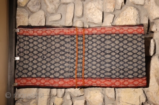A very finelly woven saddlebag with natural dyes. You can buy this saddlebag directly from our web: https://nomada.biz/en/producto/antique-qashqai-saddlebag-from-iran-105x52-cms/               