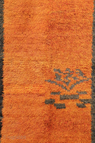 An exceptional Antique Uzbek Julkhyr Rug with Inscription.
This extraordinary antique Uzbek Julkhyr rug stands out immediately due to a rare inscription woven directly into its design. Please also note the asymetry in ...