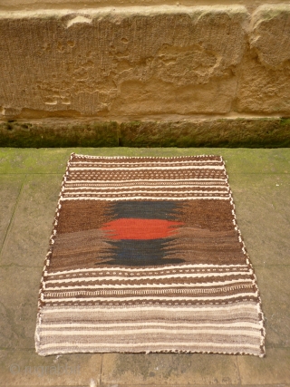 Kamo or Kamo area sofreh. The dyed parts are sheep´s wool, the rest goat´s. 93x80 cms                 