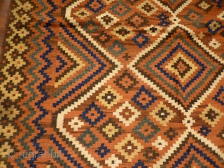 Rare Luri kilim (the lost cousin of a Tartari weaving), very good range of colours and abrashes. Strong kilm in perfect condition with shinny wool and original fringes. Good square size (228x161cms). 