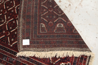 Beautiful and good quality  Beluch rug with nice colouring and soft wool (circa 1910-1920)
corner of one side flaweave is repaired.
size 250x110           