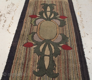 Nice antique American hook rug size 220cmx110cm.
in good condition.                        