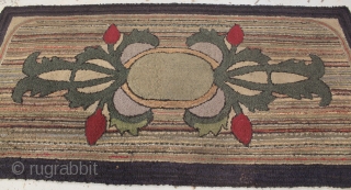 Nice antique American hook rug size 220cmx110cm.
in good condition.                        