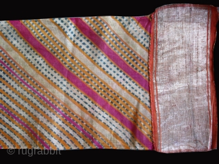 Turban cod. 0519. Silk and cotton. Rajastan - India. Early 20th. century. Cm. 17 x 1600. (7" x 52'6"). Very good condition.           
