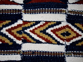 Ceremonial blanket's "Arkilla jeengo " fragment cod. 0346. Wool cotton and natural dyes. Fulani people. Mali. Second quarter 20th. century. Very good condition. Cm. 91 x 95 (3' x 3'2"). Ex Galerie  ...