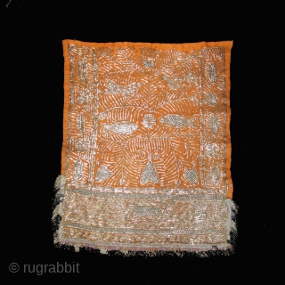 Ceremonial bridal veil cod. 0440. Metal strip-wrapped and pulled openwork on silk twill. Djerba island. Tunisia. Early 20th. century. Very good condition. Cm. 41 x 48 (16 x 19 inches).   