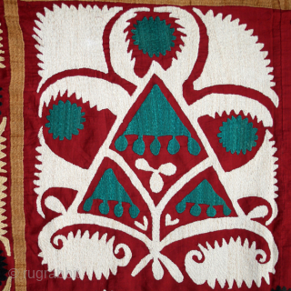 Suzani cod. 0053, Cotton embroidery on cotton. 1st. half 20th. century. Very good condition. Dimension cm. 260 x 280 (102" x 110"). More infos please ask info@lucasguaitzer.it.