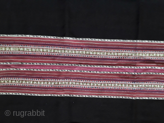 Aymara “Awayo” woman's shawl mantle cod. 0844, Sica Sica Region, Dept. of La Paz, Late 19th C. Bolivia. Natural dyes, alpaca. . Size cm. 114 x 122 (3’9” x 4’0”).
A typical woman ...