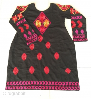 Swat Valley woman dress , very fine hand embroidery 
In excellent condition                     