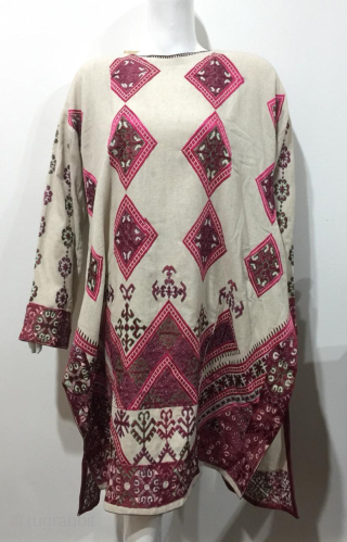 Tribal Woman dress from Swat,  Pakistan . Very fine hand embroidery 
In its best condition                 