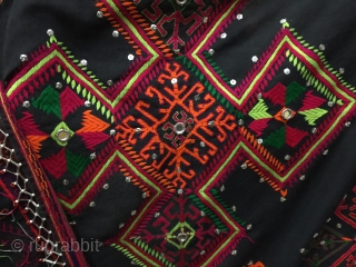 Tribal vintage Kohistan valley woman shawl from Kohistan ,  Pakistan 
In its best condition 
Measurements 
82×62 inches               