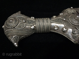 Antique royal silver khanjar from Oman 
Circa late 19th - early 20th century                    