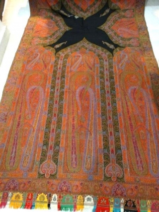 BEAUTIFUL KASHMIR LONG SHAWL FROM INDIA PERTECT CONDITION C 1840-1870 
 SIZE 340*136 CM                   