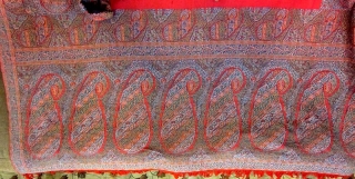 Indian Paisley shawl.
size 58*118inches.
Perfect condition                            