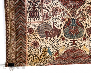 a beautiful Kalamkari in perfect condition 19th century. Size 73.5*45inches

                       