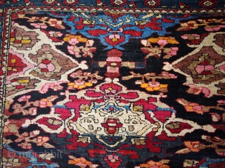 #1B150  Hand made antique Persian Isfahan rug 4.3' x 6' ( 131cm x 183) 1900.C
                 