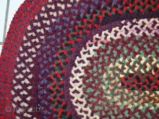 #1C488  Handmade antique American braided rug 2.4' x 3.1' ( 74cm x 95cm ) C.1920s                 