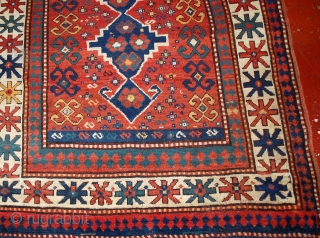 Handmade antique Caucasian Kazak rug 3.11' x 6.1' ( 121cm x 186cm ) 1900s - 1B558                 