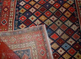 Handmade antique Caucasian Shirvan rug 4' x 5.5' (122cm x 167cm) 1910s - 1B559                   