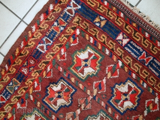 Handmade antique Persian Kurdish rug 3.9' x 7.5' (119cm x 230cm) 1920s - 1C499                   